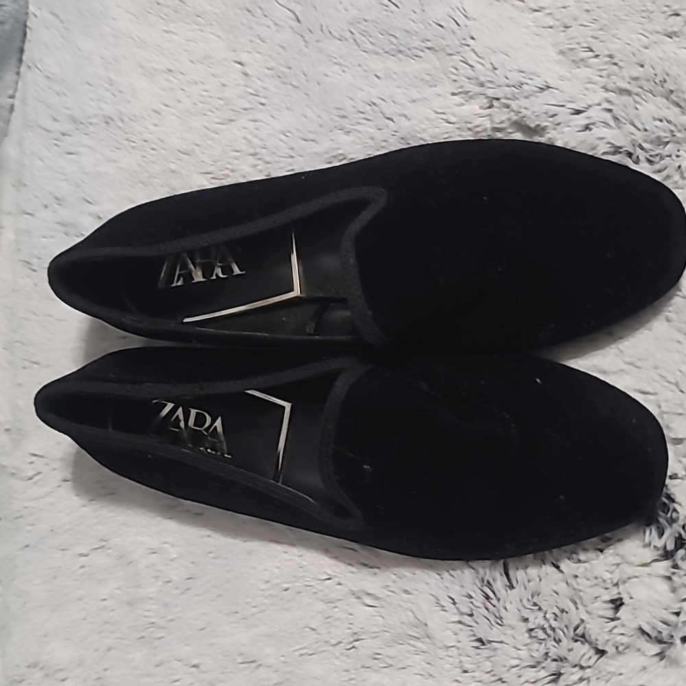 ZARA BLACK VELVET  LOAFERS